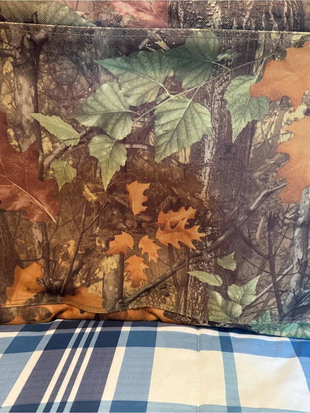 Magnum Camouflage Autumn Leaves carry duffle bag in Brown & Green